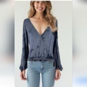 AEO Soft & Sexy Tie Dye Smocked Flare Flute Long Sleeve Blouse Top Size Medium